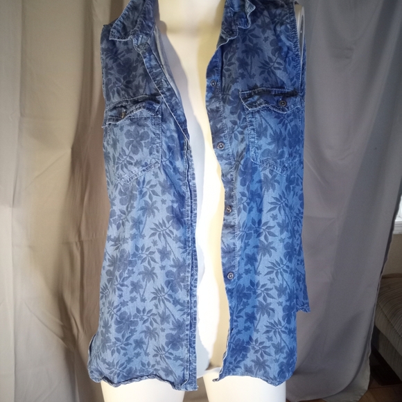 Buffalo David Bitton Blue Floral Denim Vest - Picture 1 of 3
